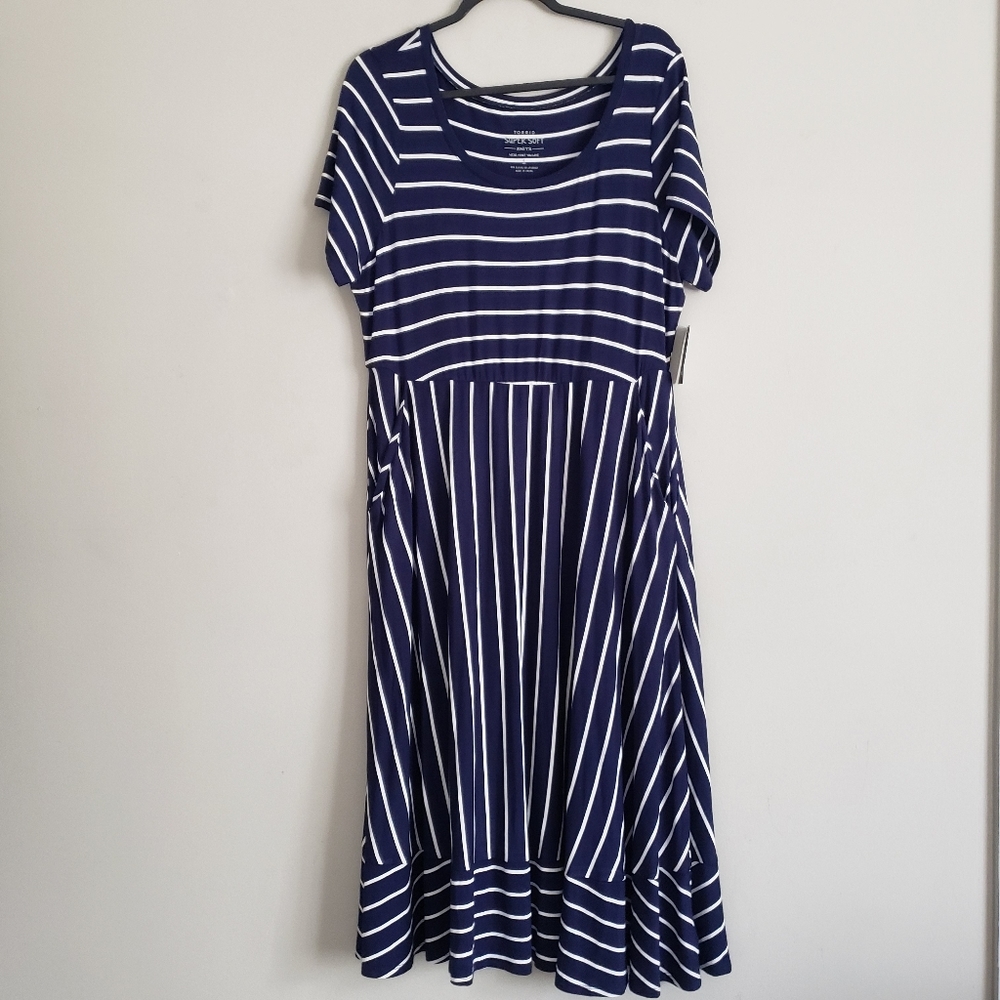 Torrid Plus Size 1  SUPER SOFT NAVY & WHITE STRIPE MIDI DRESS